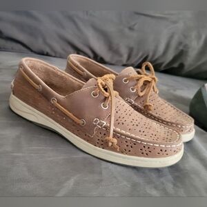 GUC 9 Aloha Island Leather Boat Shoes